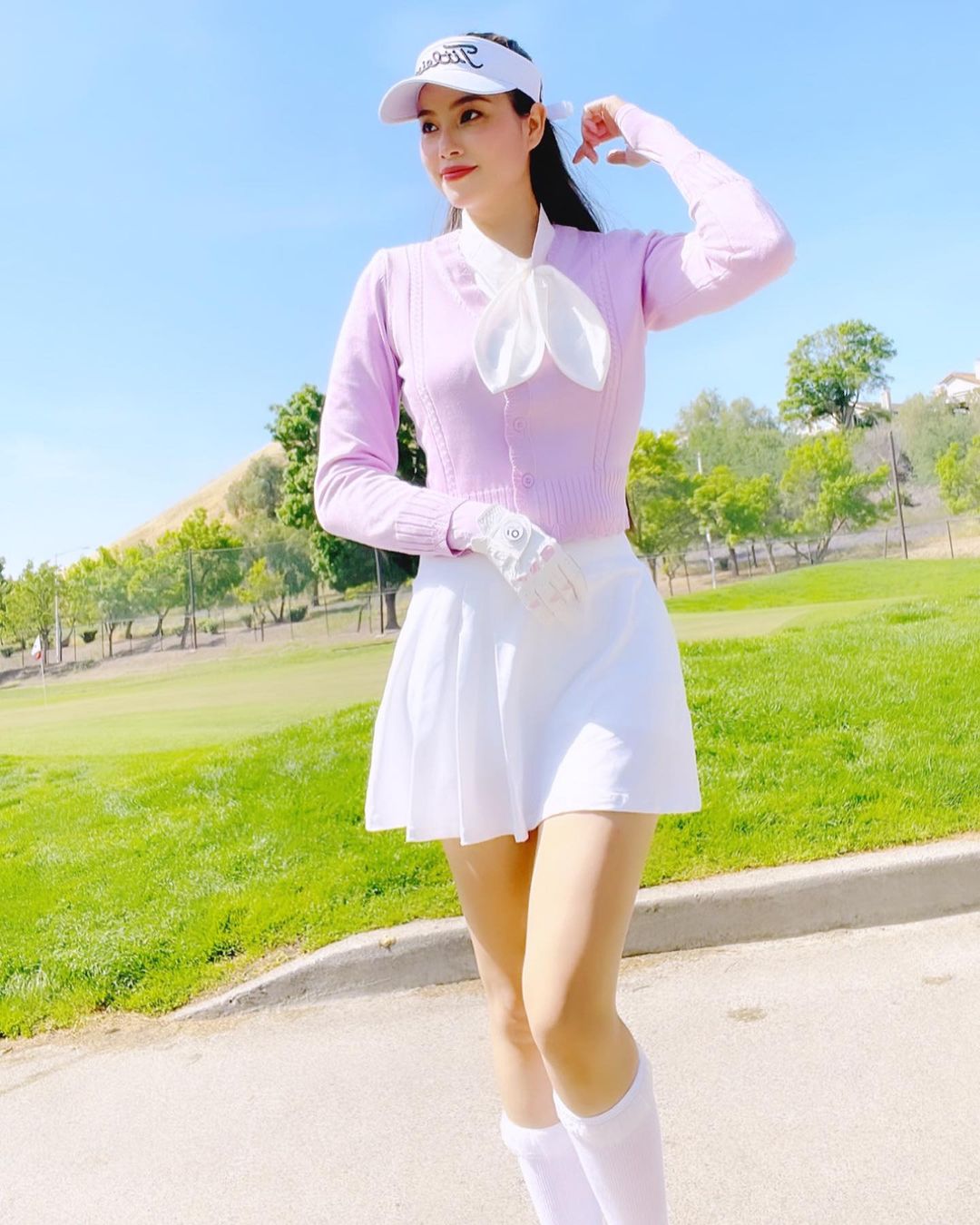 Nàng Hậu Vbiz từ bỏ hào quang để sang Mỹ sinh con: Check-in sân golf mỗi ngày, được chồng đại gia cưng như trứng mỏng-12