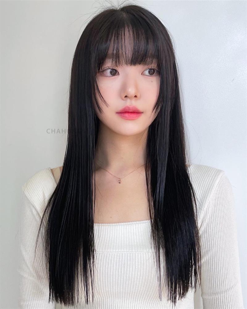 Quên tóc xoăn đi, 4 kiểu tóc thẳng này mới là chìa khóa để nhan sắc thăng hạng, trẻ trung hơn tuổi-1