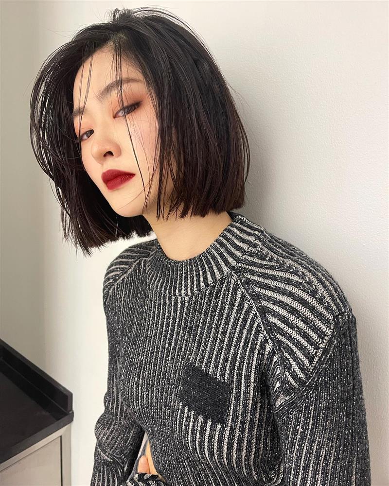 Quên tóc xoăn đi, 4 kiểu tóc thẳng này mới là chìa khóa để nhan sắc thăng hạng, trẻ trung hơn tuổi-6