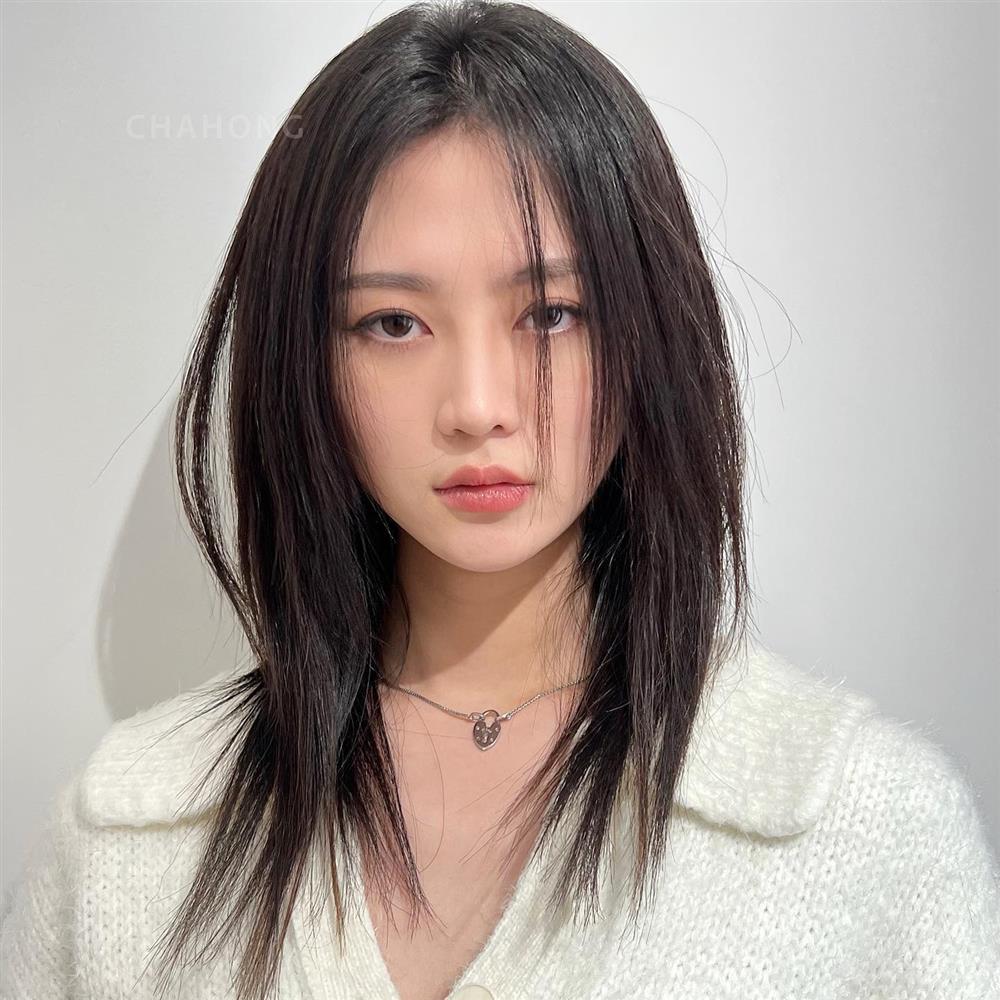 Quên tóc xoăn đi, 4 kiểu tóc thẳng này mới là chìa khóa để nhan sắc thăng hạng, trẻ trung hơn tuổi-9