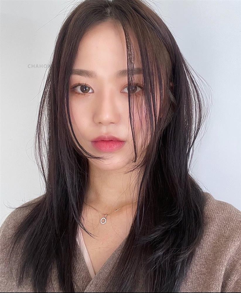 Quên tóc xoăn đi, 4 kiểu tóc thẳng này mới là chìa khóa để nhan sắc thăng hạng, trẻ trung hơn tuổi-12