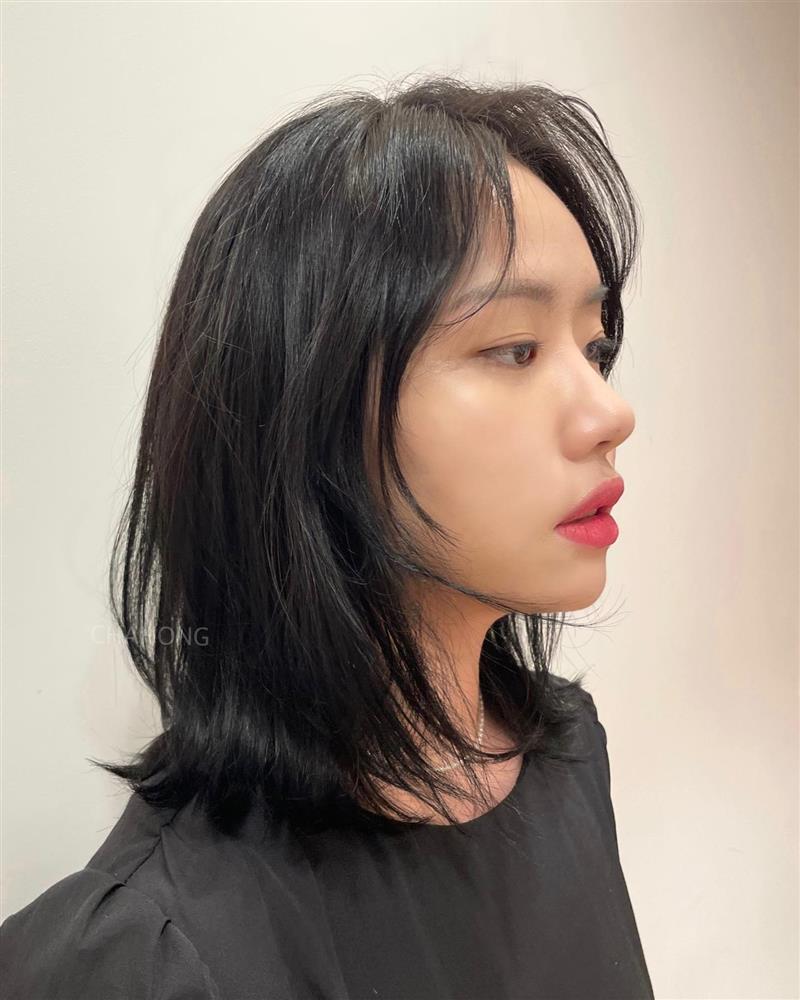 Quên tóc xoăn đi, 4 kiểu tóc thẳng này mới là chìa khóa để nhan sắc thăng hạng, trẻ trung hơn tuổi-14