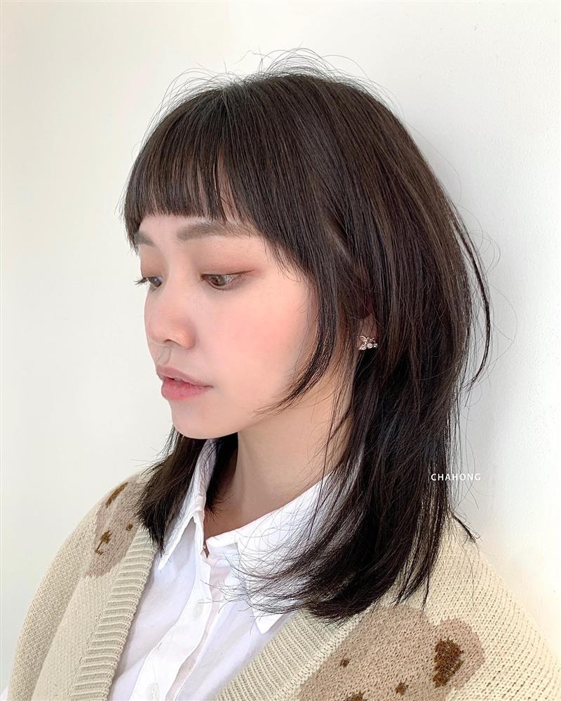 Quên tóc xoăn đi, 4 kiểu tóc thẳng này mới là chìa khóa để nhan sắc thăng hạng, trẻ trung hơn tuổi-15