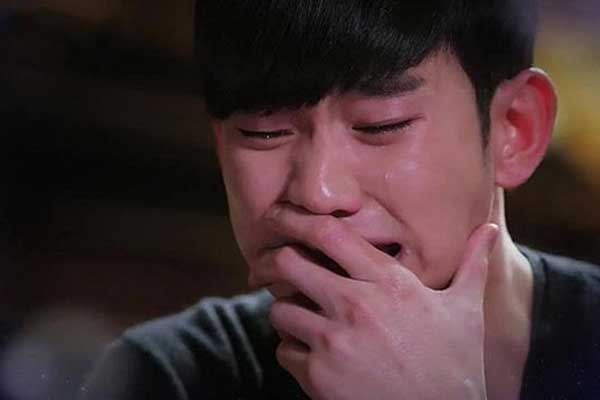 Bố nuôi làm tất cả để chăm sóc tôi, về nhà nhìn thấy cảnh này, tôi quyết tâm sẽ không trở về nữa-1