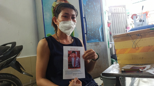 TP.HCM: Nam sinh lớp 7 mất tích, người mẹ khóc nghẹn vì 20 ngày rải tờ rơi khắp nơi tìm con vẫn chưa thấy-2