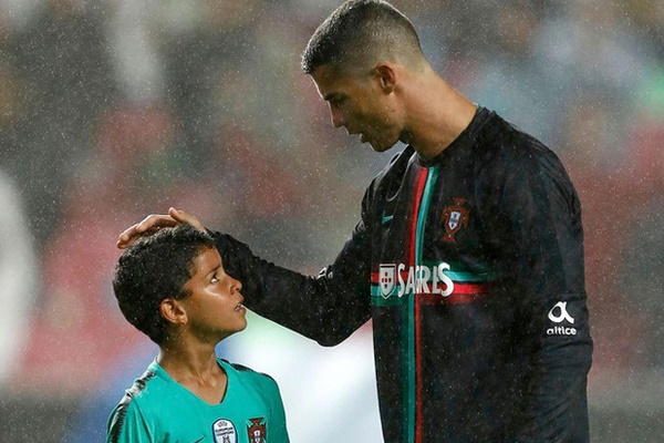 Vừa sinh con xong thì phát hiện mắc ung thư và phải tháo bỏ một chân, mẹ 9x khiến nhiều người ngưỡng mộ: Còn thở là còn hạnh phúc, còn sống là còn chiến đấu-11