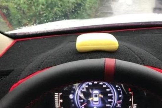 Tại sao lại để xà phòng trong xe? Tài xế già: không phải vì tự mãn, mà là để cứu mạng