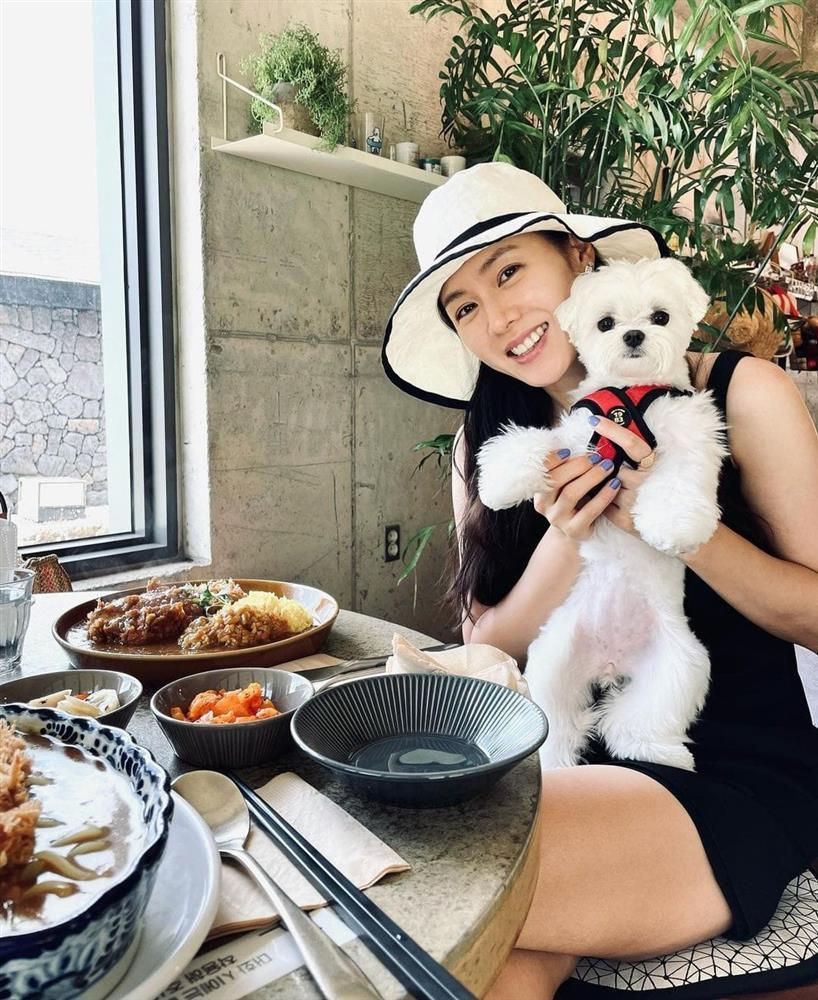 Son Ye Jin nhiều lần diện áo tắm gợi cảm khoe body nóng bỏng khi đi du lịch-4