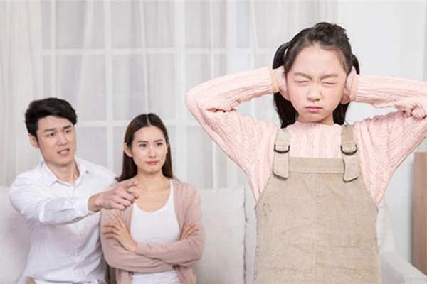 Bé gái dậy thì sớm trước 8 tuổi có thể gặp 3 chấn thương lớn và có khoảng cách xa so với sự phát triển bình thường của trẻ-4