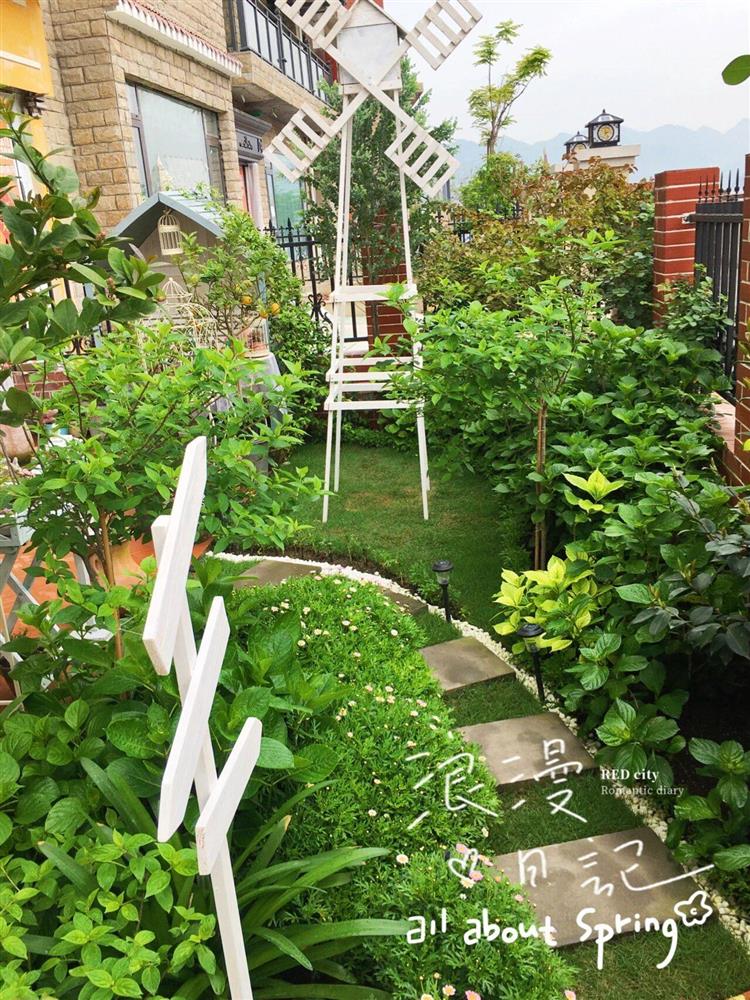 Bà mẹ nội trợ mạnh tay chi 70 triệu cải tạo khu vườn 50m² trước nhà và thành quả không thể mỹ mãn hơn-4