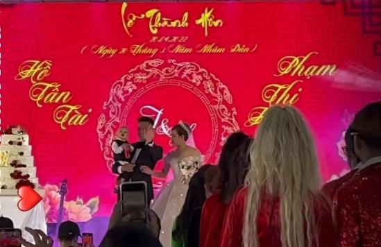 Hồ Tấn Tài có con từ 2 năm trước, giờ mới đám cưới-3