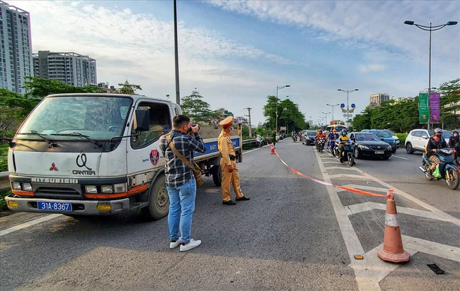 Hà Nội: Lộ nguyên nhân khiến tài xế xe phân khối lớn tử vong trên đường vành đai-1