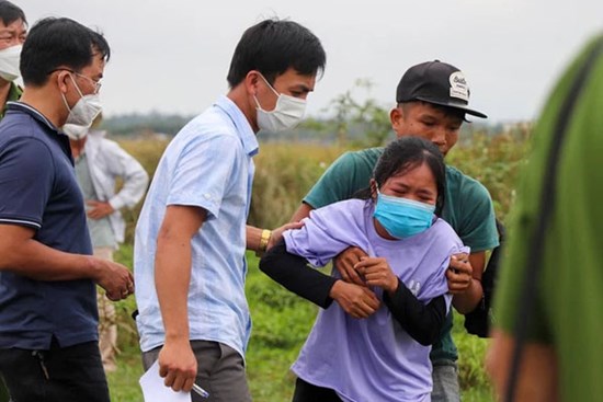 Thi thể đàn ông bị trói nổi trên sông: Con gái gào khóc gọi 