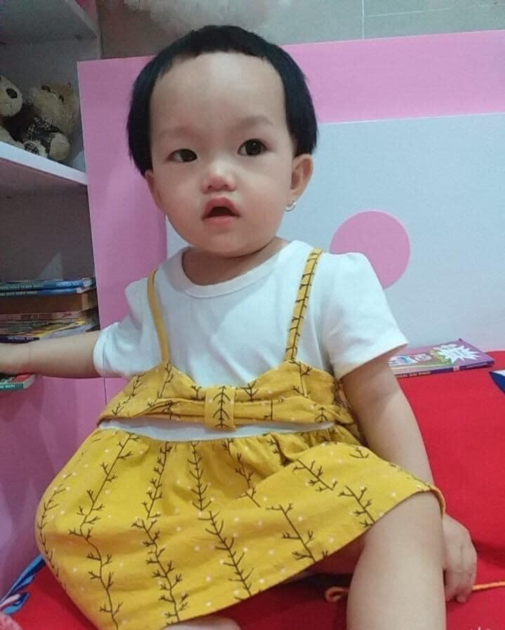 Được bố mẹ tự tay cắt tóc thay giao diện mới, nhưng nếu biết nói chắc chắn các con sẽ phản đối kịch liệt vì kiểu ruộng bậc thang này-7