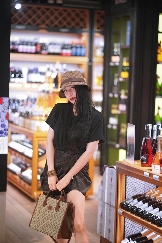 Cựu hotgirl Vân Navy: Cuộc sống giàu có, không chịu mua kim cương, hàng hiệu là chồng mắng-8