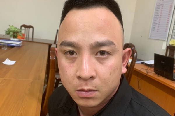 Clip: Tài xế taxi cướp tiệm vàng và pha xử lý toát mồ hôi lạnh của bà bầu 8 tháng-1