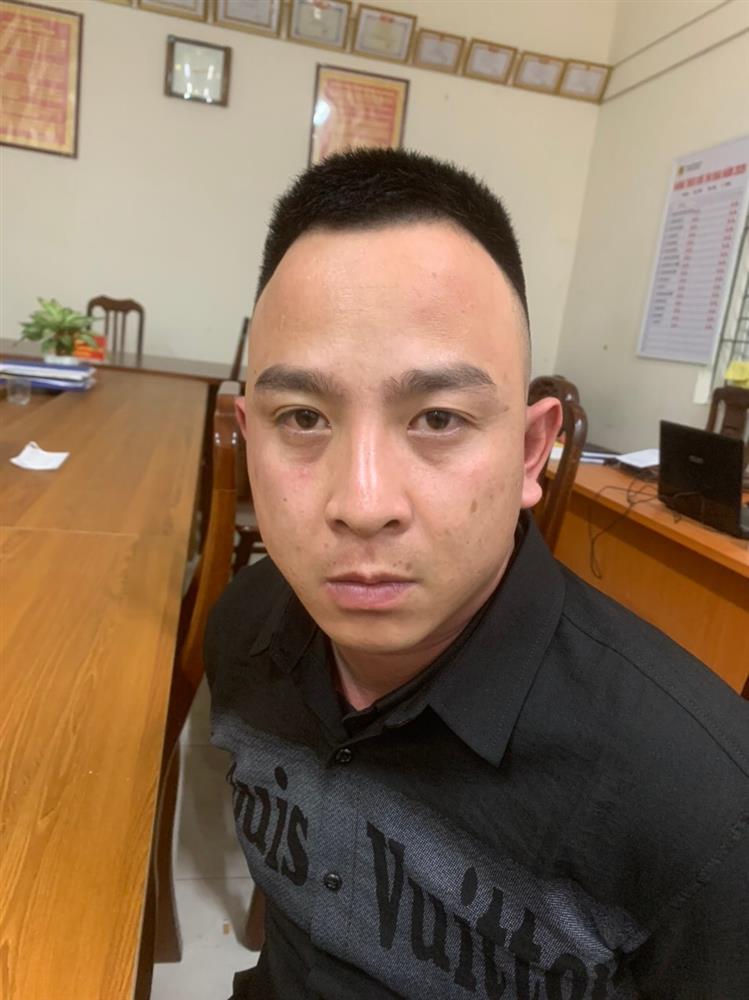 Lái xe taxi xông vào tiệm vàng, cướp nhẫn, dây chuyền vàng giữa ban ngày-1