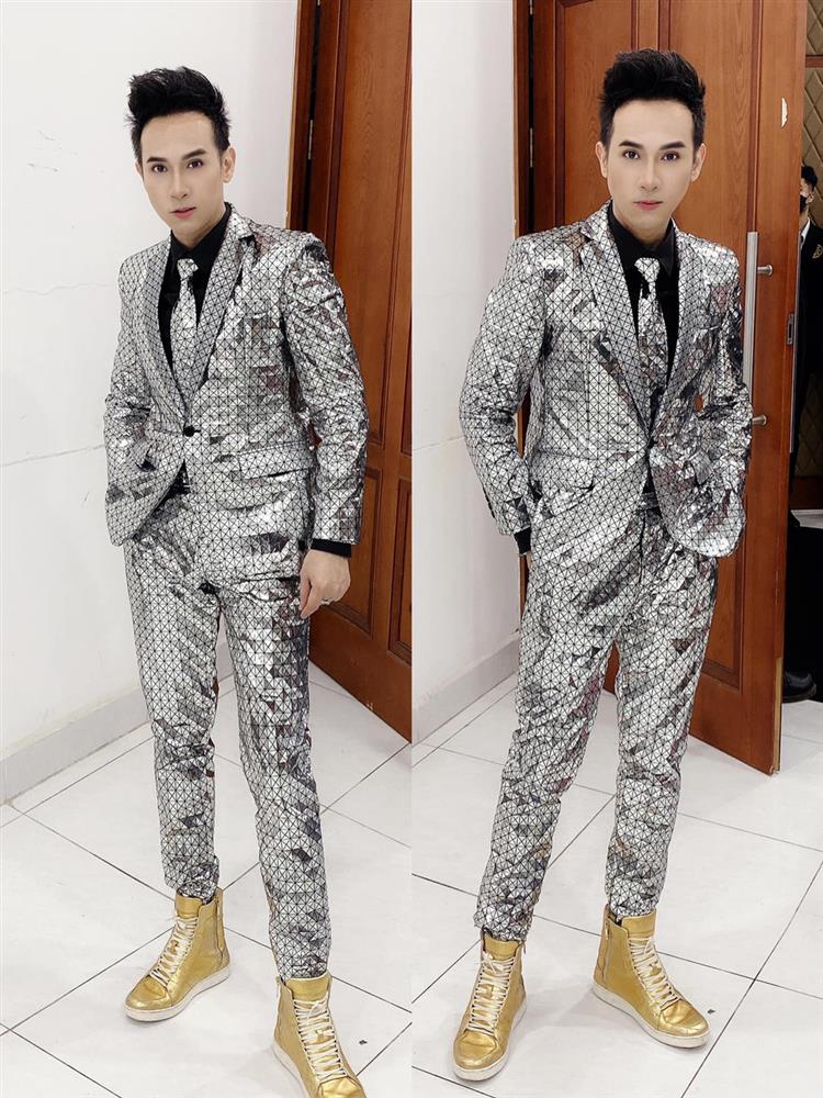 Ca sĩ Nguyên Vũ ở tuổi U50: Độc thân, sở hữu dinh thự 1000 m2, 12 phòng ngủ-1