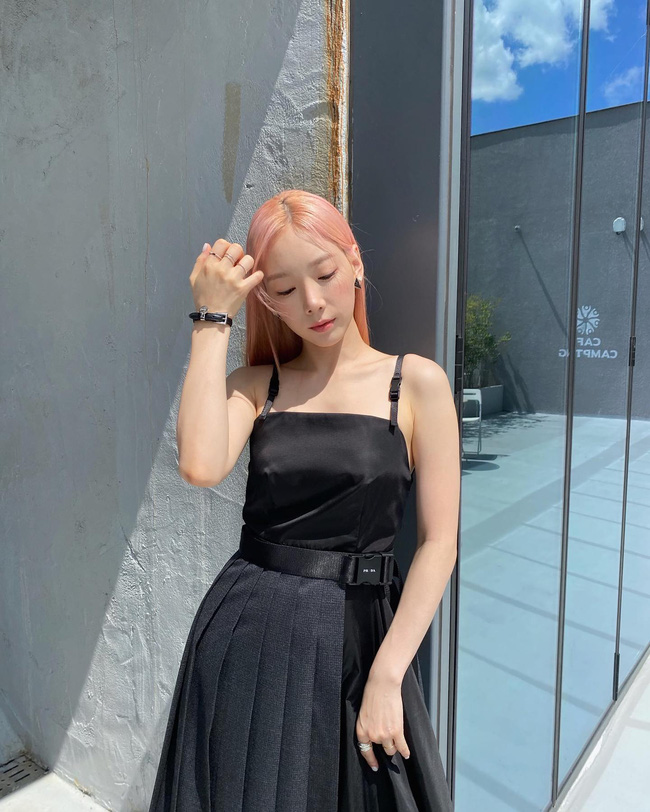 Ngắm 13 outfit mùa hè của SNSD, chị em sẽ biết thế nào là mặc đồ vừa trẻ vừa sang ở tuổi 30+-5