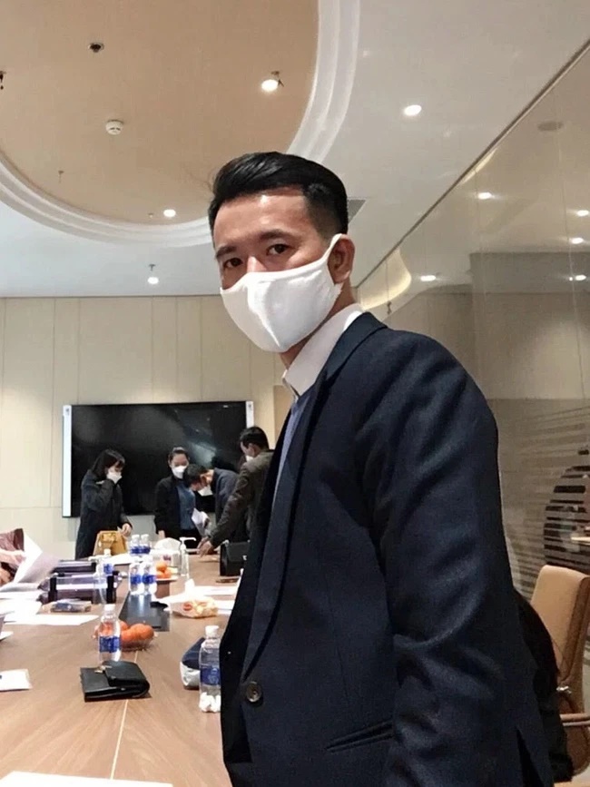 Con trai 6 tuổi hỏi: Làm sao tinh trùng chui được vào trứng? – Ông bố Hà Nội hết hồn, nhưng bình tĩnh lấy giấy dạy con cực hay-1