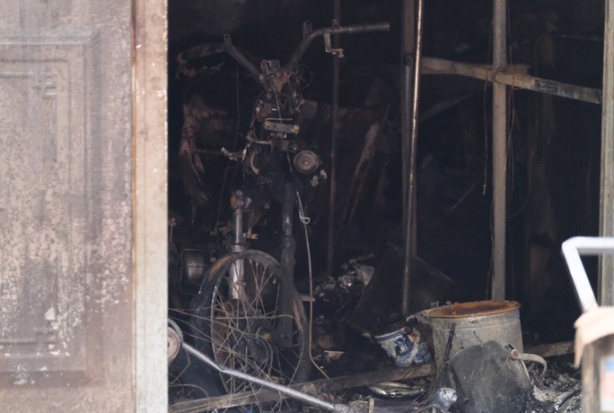 CLIP: Hiện trường vụ cháy kinh hoàng khiến 5 người tử vong, 2 người bị thương-11