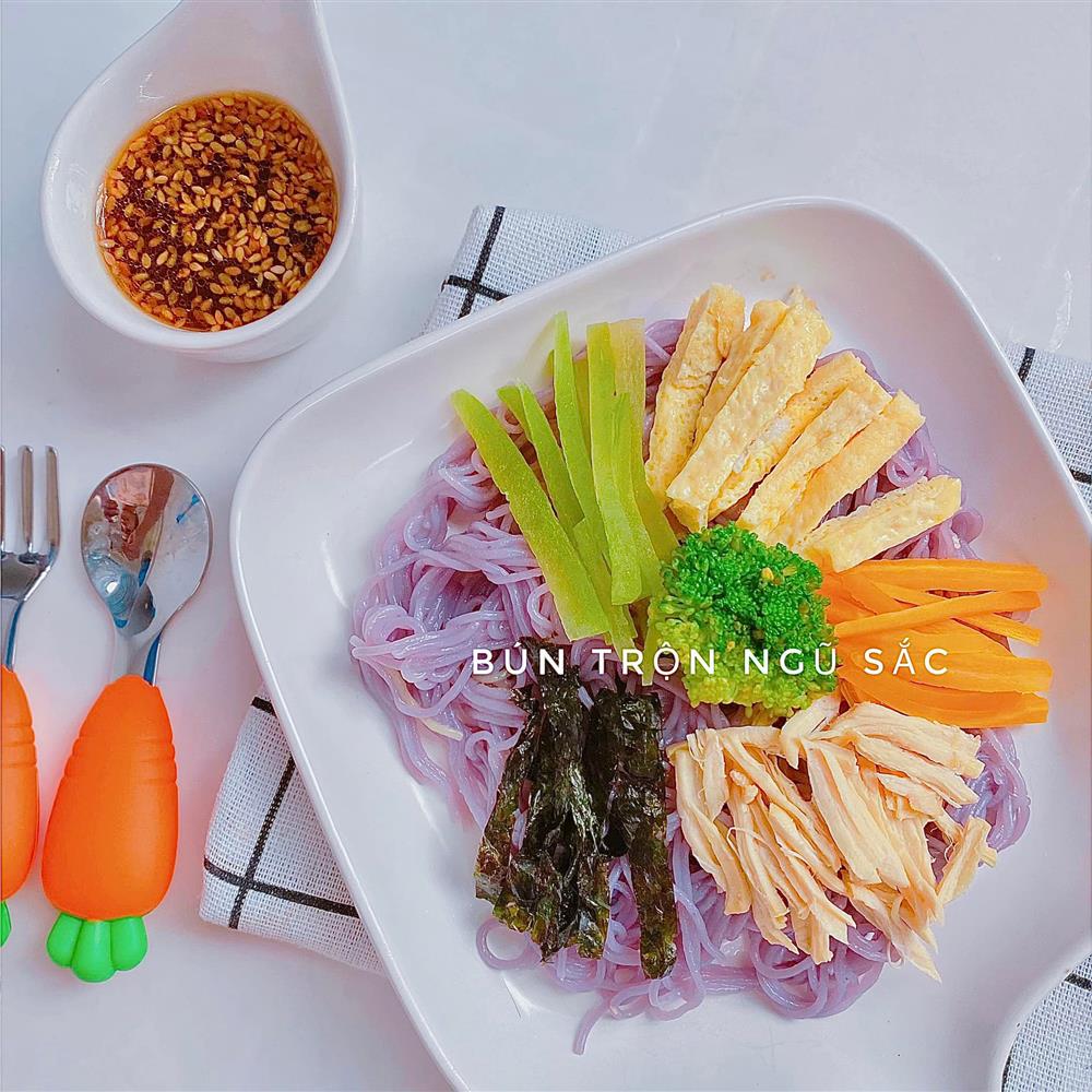 Cô giáo mầm non có đôi tay đầu bếp 5 sao, làm cơm ăn dặm cho con quá hấp dẫn khiến dân tình phải xuýt xoa: Liệu chọn đúng nghề chưa-13