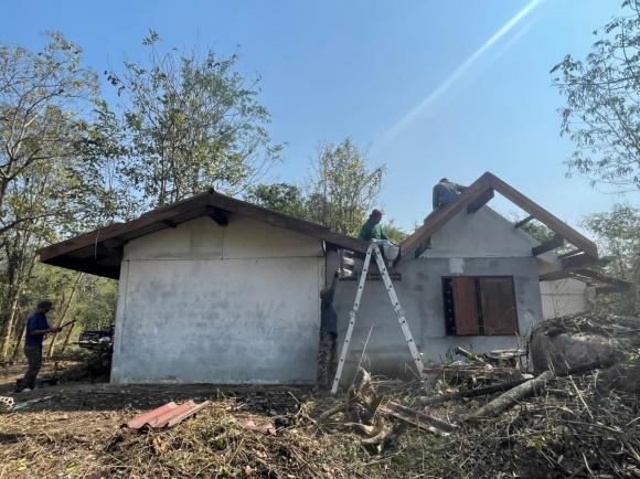 Ngôi nhà cấp bốn được cải tạo từ căn nhà cũ dột nát, dân mạng trầm trồ vì xinh xỉu, nhà có trẻ nhỏ chắc chắn thích mê-1