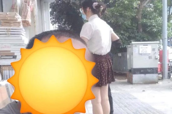 Xôn xao vụ nữ sinh Hà Nội bị người lạ chụp lén ngoài cổng trường, đăng lên Facebook quấy rối: Có cả giáo viên vào bình luận khiếm nhã