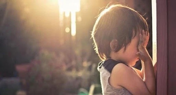 Chúng ta đưa con đi khám ngay khi bị ho, ốm... nhưng có mấy ai sốt sắng luôn khi trẻ buồn bã, lo âu, chán nản hay chưa?-3