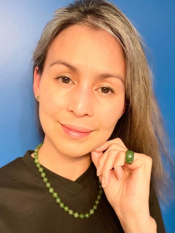 Vợ cũ Huy Khánh khiến dân tình ngã ngửa với phong cách trang điểm không giống ai khi ngồi cafe với bạn bè-2