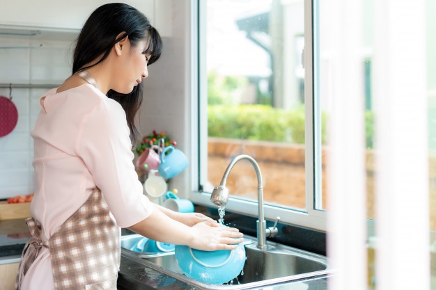 Từ bỏ công việc lương cao để có thời gian chăm lo cho gia đình nhưng vẫn bị chồng ly hôn-1