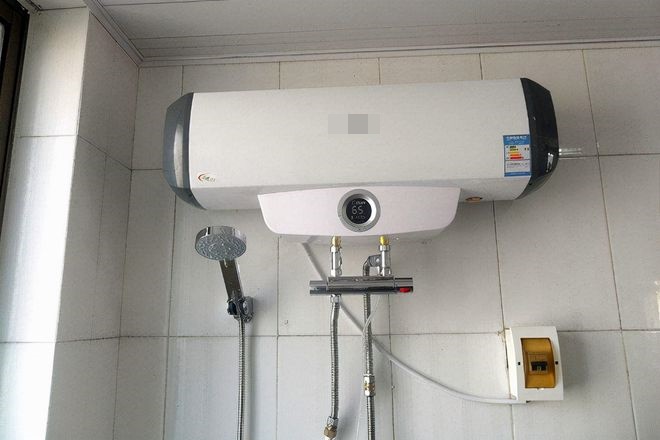 Khi đang tắm, có nên rút phích cắm của bình nóng lạnh ra không?-4