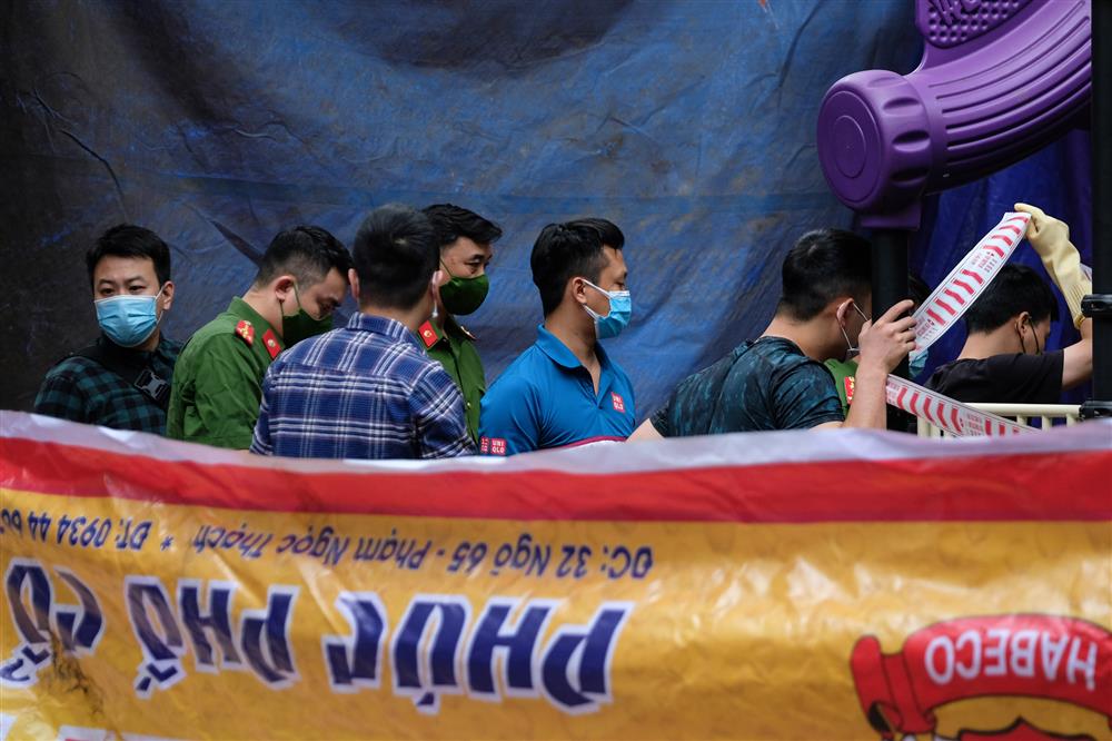 Vụ cháy ở Kim Liên: Công an bác thông tin phóng hỏa gây xôn xao; 7 nạn nhân cùng chạy lên tầng 2 nhưng chỉ có 2 người kịp thoát-6