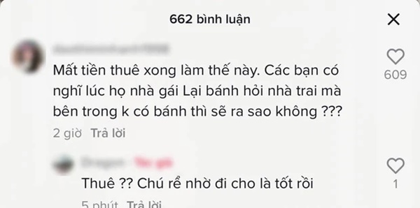 Clip phản cảm: Được nhờ bê tráp ăn hỏi, nam thanh niên hồn nhiên bóc bánh trong lễ để ăn vì nhà cô dâu xa quá-1