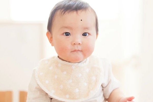 Đang pha sữa cho con, mẹ bỉm bỗng ngất xỉu ngã gục xuống, cảnh tượng diễn ra chỉ 20 giây sau đó khiến tất cả bật khóc vì quá xót xa-2