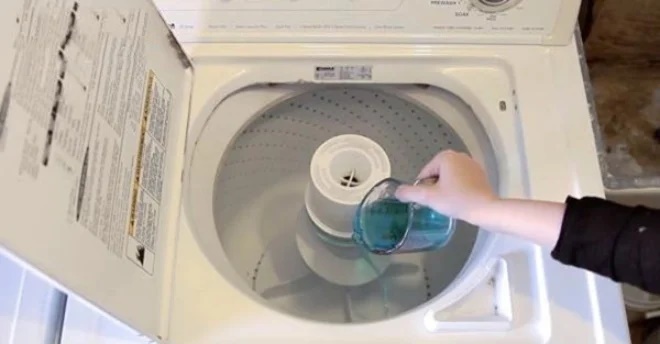 Máy giặt dùng lâu ngày bẩn hơn bồn cầu, đổ 1 bát muối trắng vào sẽ thấy ngay tác dụng tuyệt vời-3