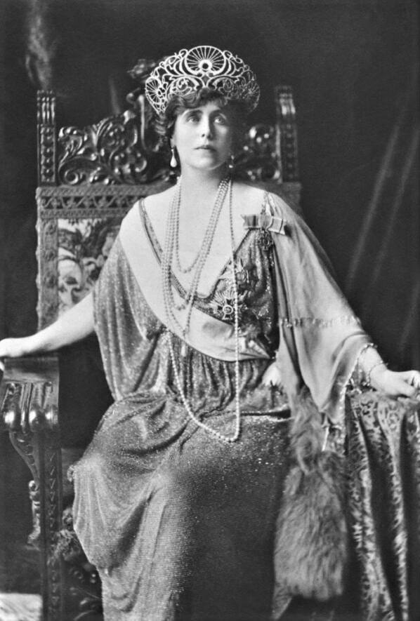 Hoàng hậu nổi tiếng nhất nhì thế giới: Mang tiếng ngoại tình sinh 3 đứa con ngoài giá thú nhưng vẫn được ca ngợi hết lời chỉ vì một lý do-2