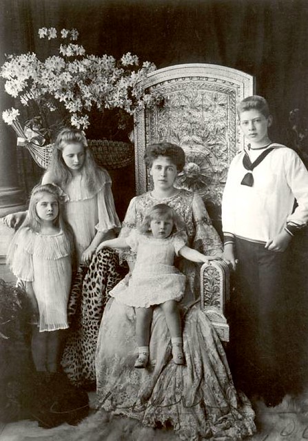 Hoàng hậu nổi tiếng nhất nhì thế giới: Mang tiếng ngoại tình sinh 3 đứa con ngoài giá thú nhưng vẫn được ca ngợi hết lời chỉ vì một lý do-3