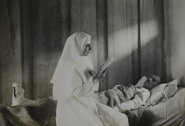 Hoàng hậu nổi tiếng nhất nhì thế giới: Mang tiếng ngoại tình sinh 3 đứa con ngoài giá thú nhưng vẫn được ca ngợi hết lời chỉ vì một lý do-4