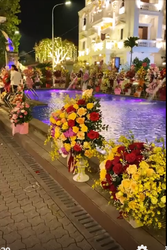 Gặp đại gia trại lợn ở Hải Dương, ngắm nhìn dàn siêu xe dát vàng trăm tỷ và biệt thự trong công viên rộng nghìn mét vuông-2