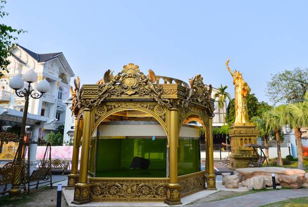 Gặp đại gia trại lợn ở Hải Dương, ngắm nhìn dàn siêu xe dát vàng trăm tỷ và biệt thự trong công viên rộng nghìn mét vuông-12