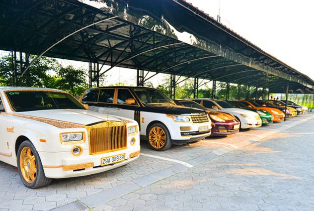 Gặp đại gia trại lợn ở Hải Dương, ngắm nhìn dàn siêu xe dát vàng trăm tỷ và biệt thự trong công viên rộng nghìn mét vuông-13