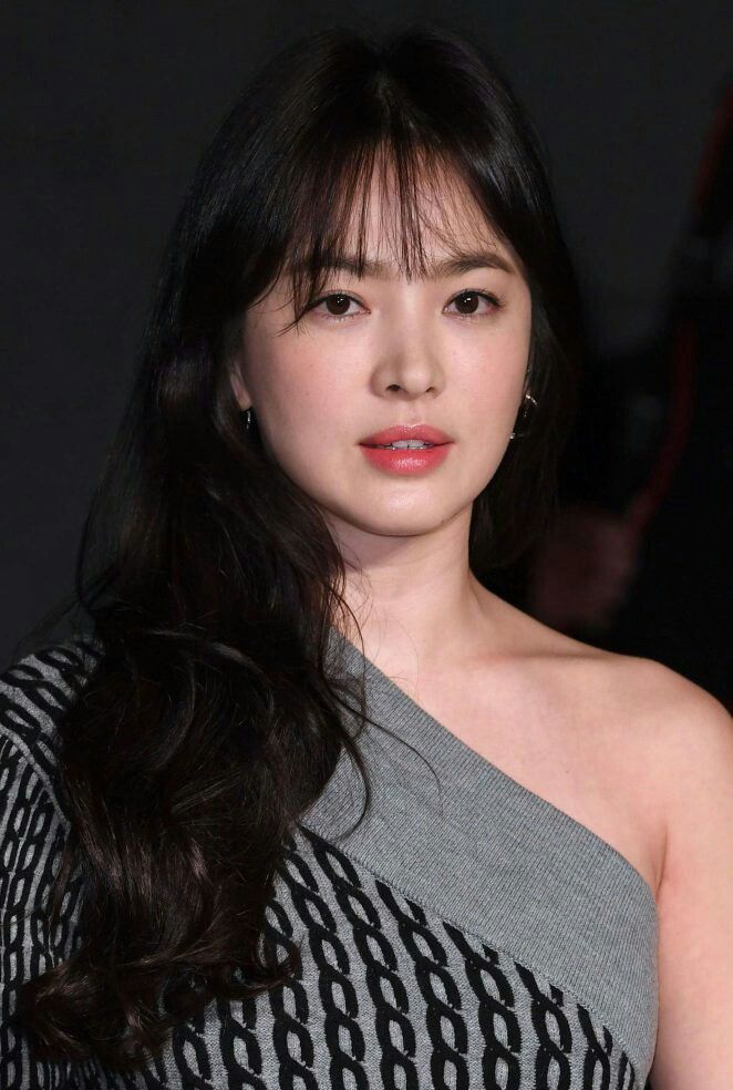 4 kiểu tóc mái của Song Hye Kyo: Rất trẻ xinh, không sợ lệch pha với tuổi 30+-8