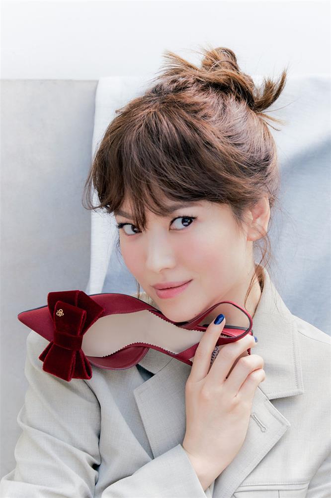 4 kiểu tóc mái của Song Hye Kyo: Rất trẻ xinh, không sợ lệch pha với tuổi 30+-9