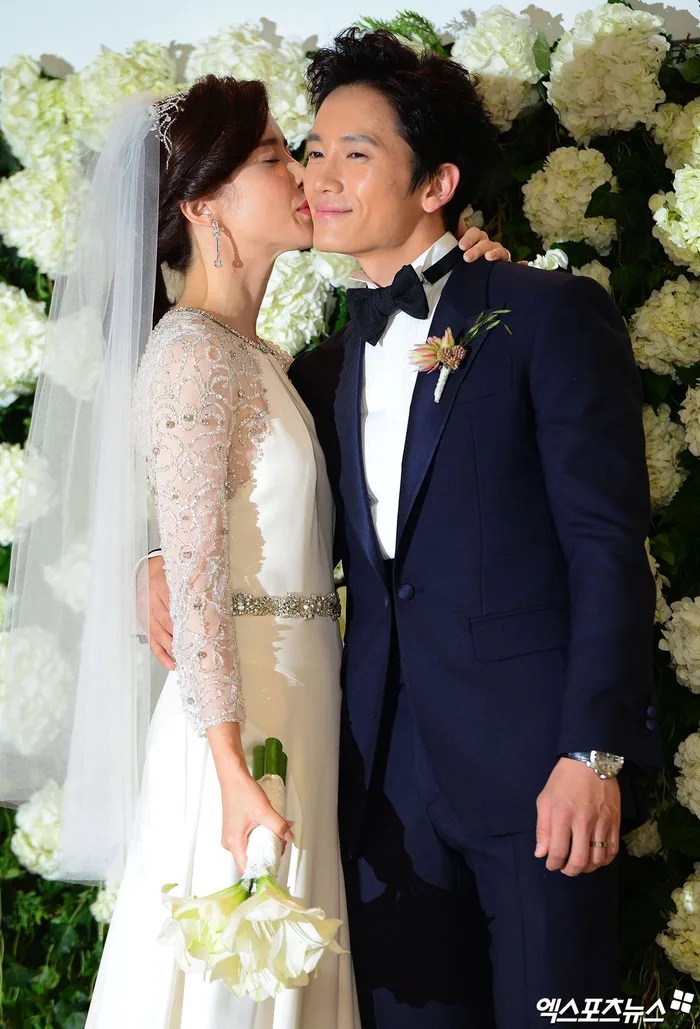 So độ nghiện vợ” của các tài tử xứ Hàn: Ông xã Kim Tae Hee bão thả tim” ảnh vợ, còn Hyun Bin làm gì mà khiến phái nữ xao xuyến?-18