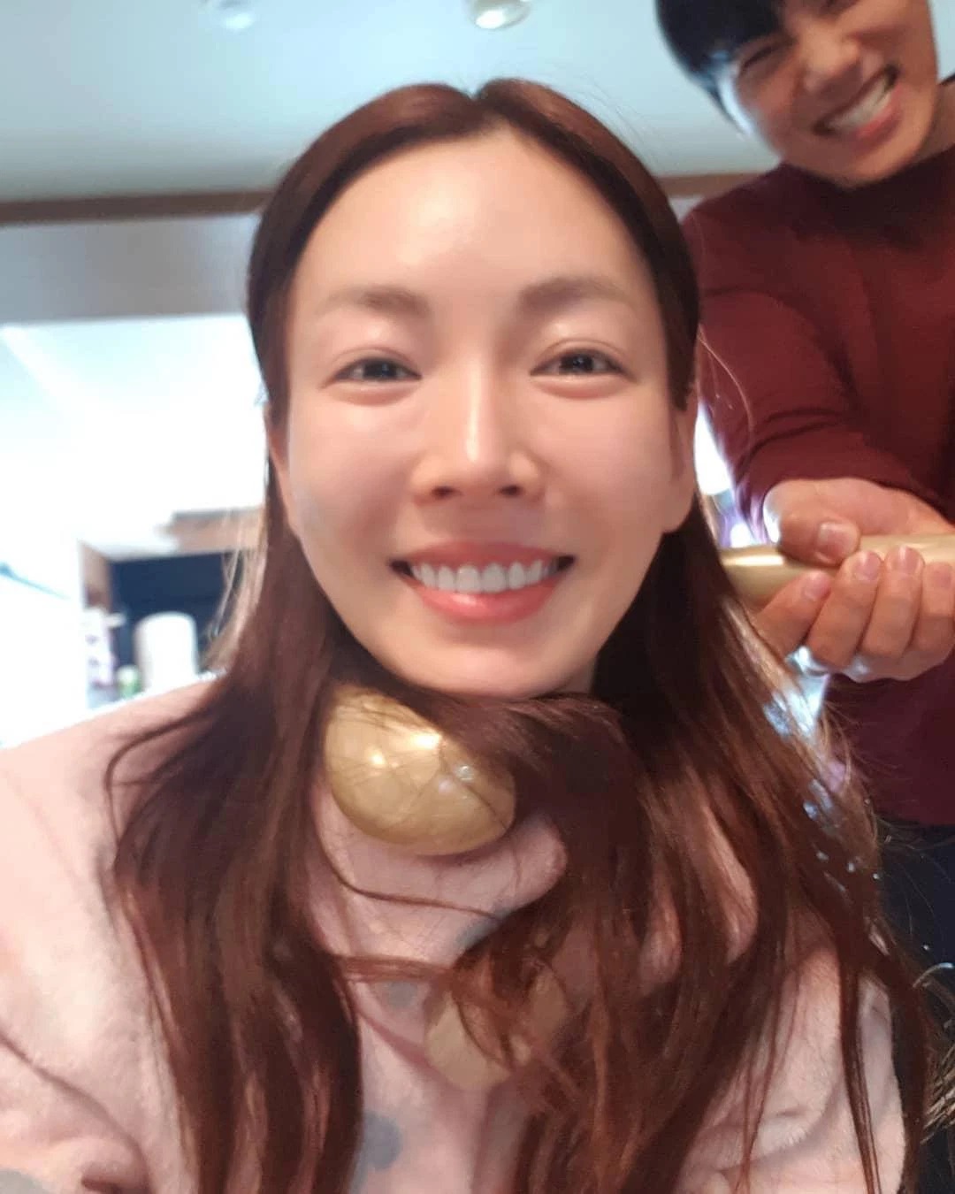 So độ nghiện vợ” của các tài tử xứ Hàn: Ông xã Kim Tae Hee bão thả tim” ảnh vợ, còn Hyun Bin làm gì mà khiến phái nữ xao xuyến?-17