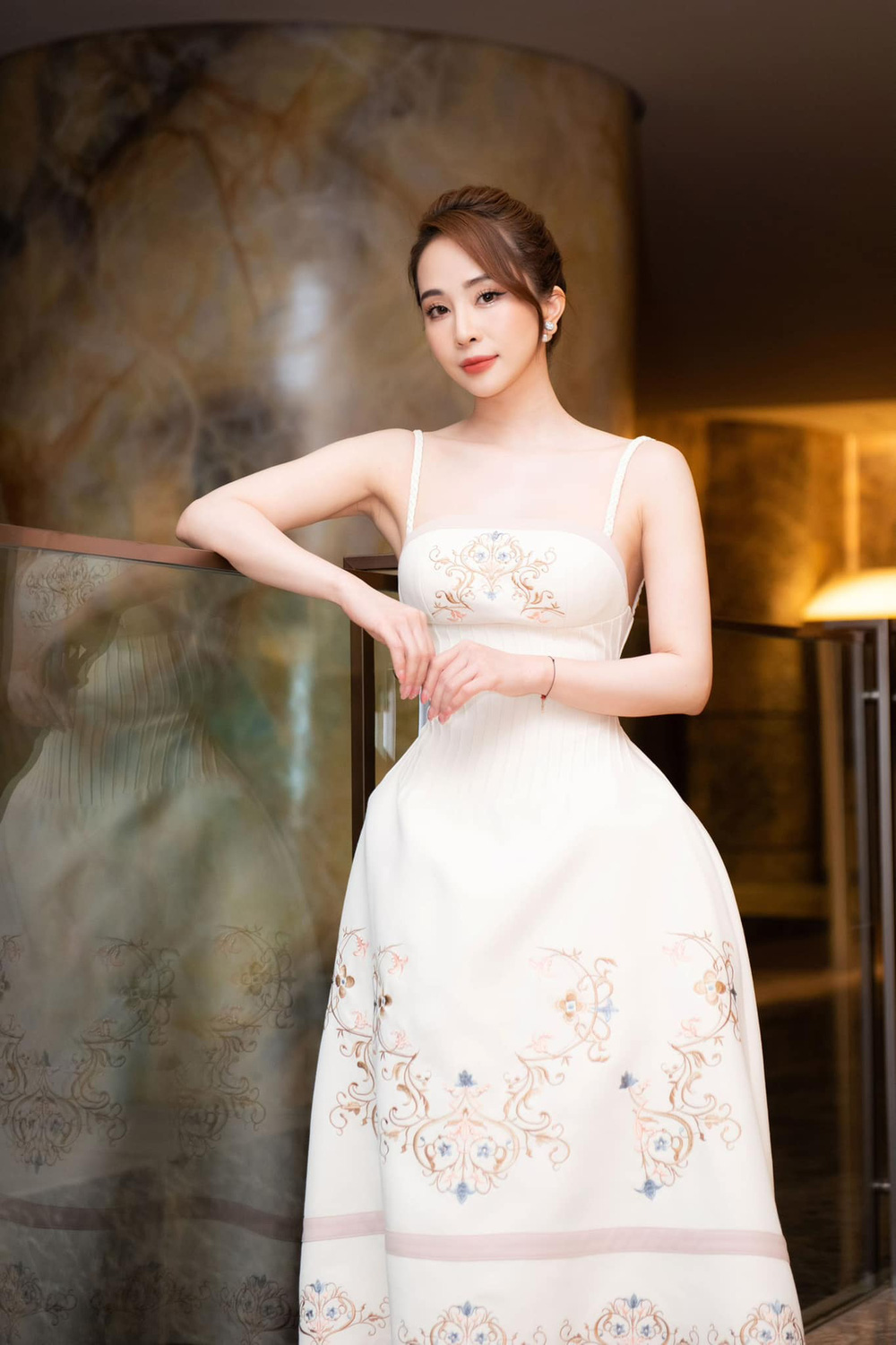 Cá sấu chúa Quỳnh Nga hậu ly hôn: Rộ tin đồn tình ái, thoát vai tiểu tam trên màn ảnh-10