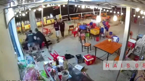 2 thanh niên gục tại chỗ sau cuộc hỗn chiến kinh hoàng, hiện trường gây ám ảnh-1