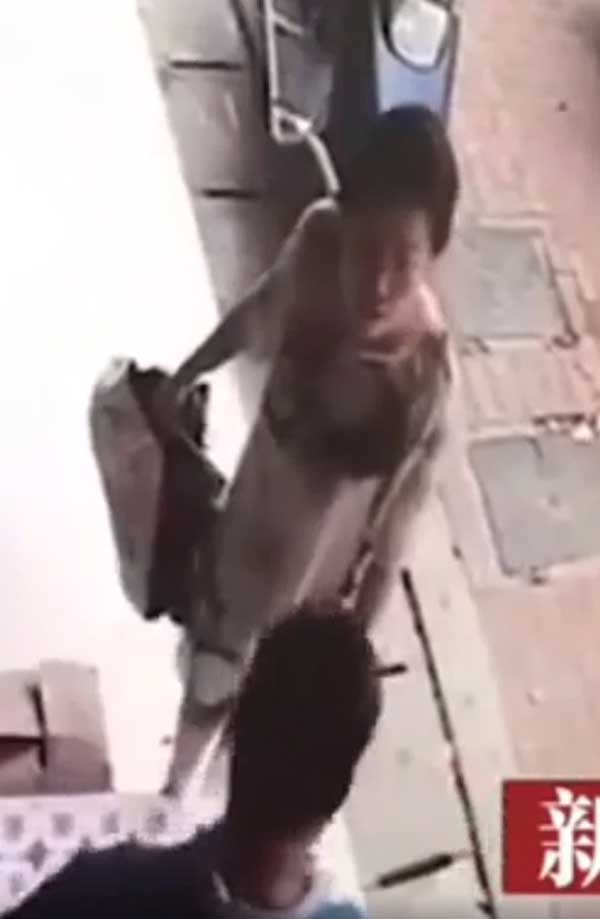 Bị khách tấn công vì ship hàng muộn 5 phút, shipper bị đánh tới nhập viện khiến nhiều người thương cảm-1