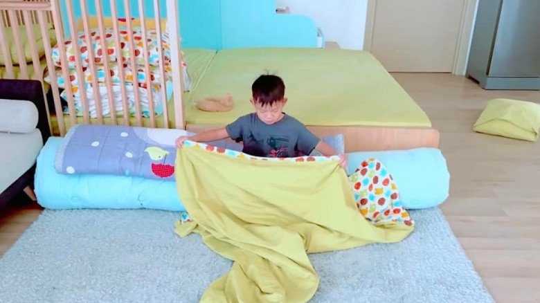 Lý Hải - Minh Hà kiếm được 100 tỷ/phim nhưng cho 4 con nằm chung dưới đất, lời giải thích nhận được lời khen rần rần-1